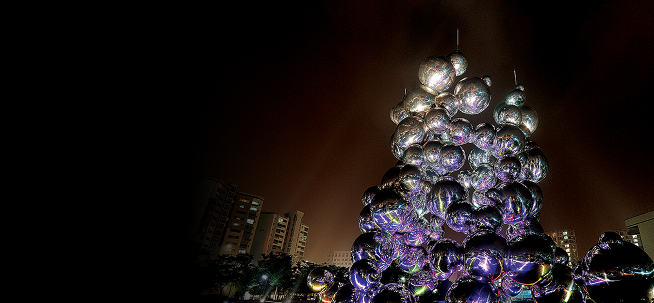 Seoul Sangam DMC Symbol Sculpture ▶ 서울 상담 DMC 상징조형물　　　　　　　　　　　　　　　　　　　　　　　　　　　　　　　세계 최고 높이의 랜드마크 빌딩과 함께 DMC를 상징할 수 있는 또 하나의 조형물 '밀레니엄 아이'